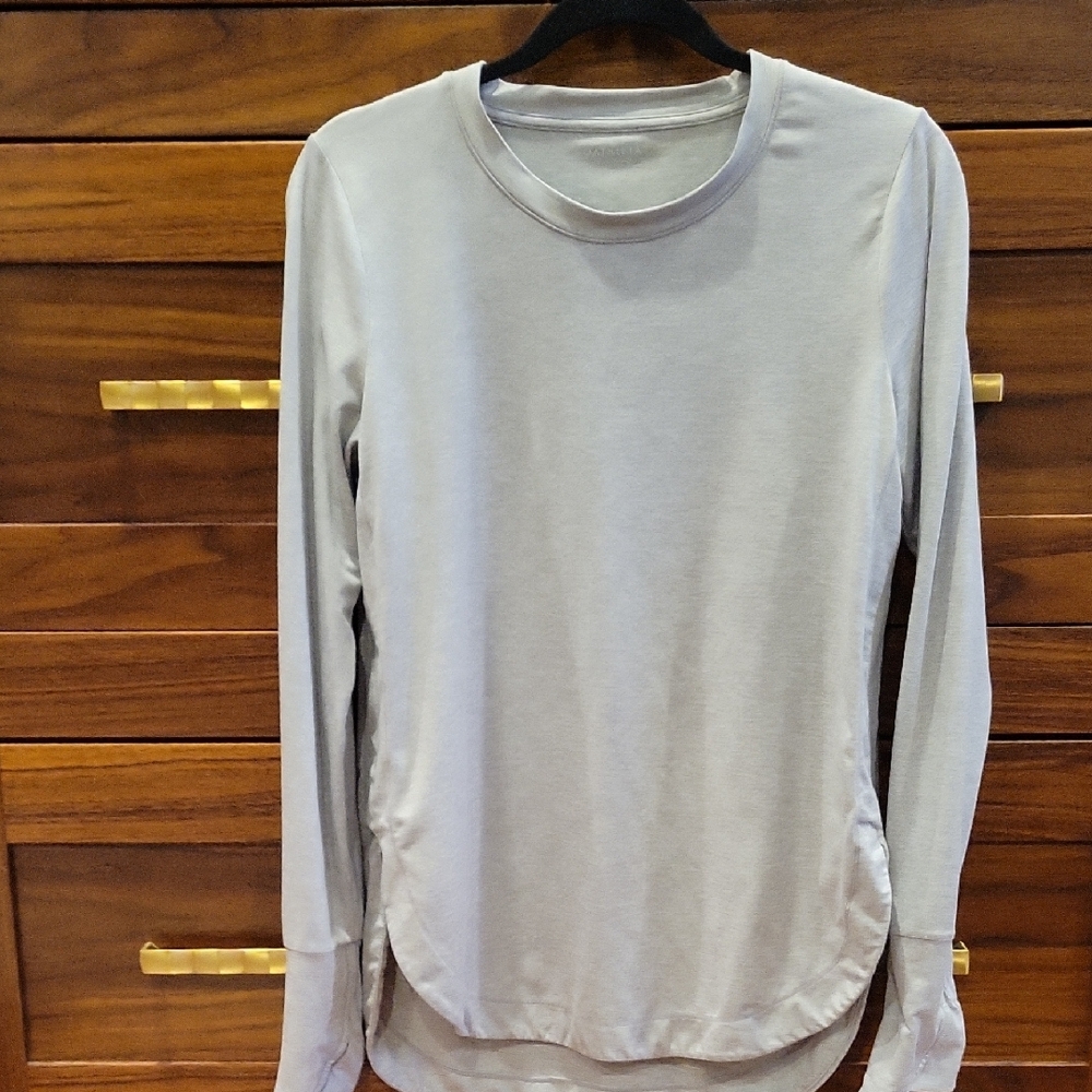 Athleta Light Gray Long Sleeve Shirt